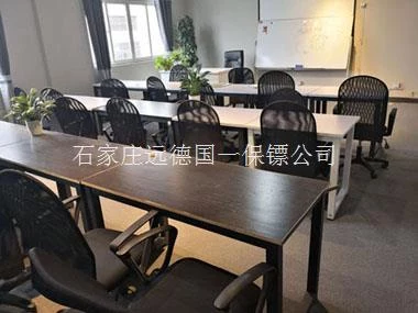 石家庄商户被暴力追债，雇远德保镖镇守店铺